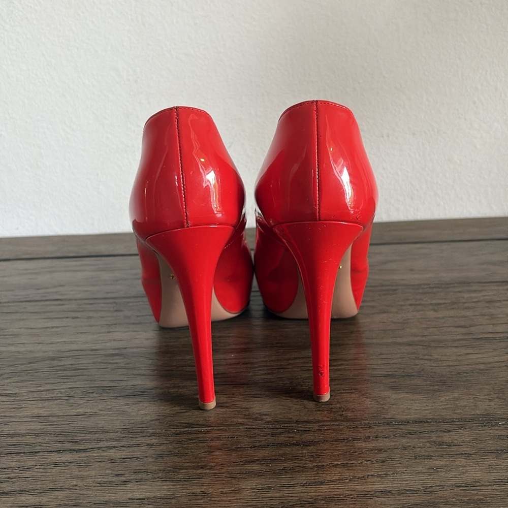 [Prada] Authenticated Red Patent Leather Stiletto Pump Heels Women’s EU 38, US 8 - Picture 5 of 15